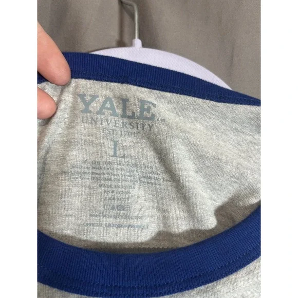 Yale University Ringer Tee Grey Navy Blue Cropped Graphic Shirt Large - Picture 4 of 4